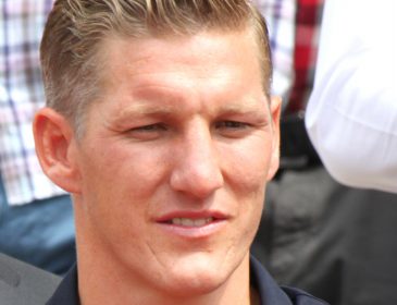 Schweinsteiger stifet seine WM-Fussballschuhe