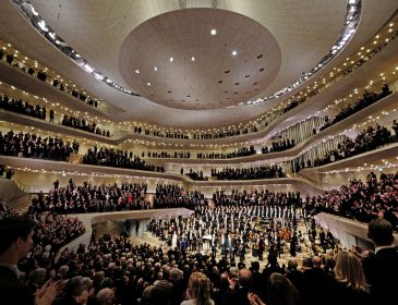 Die Elbphilharmonie und „EDEL“ veröffentlichen Bildband über die erste Saison