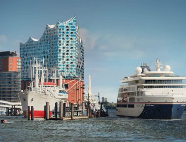 Hapag-Lloyd Cruises tauft die HANSEATIC nature am 12. April 2019 in Hamburg