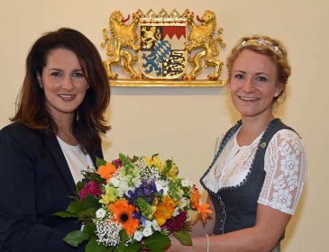 Neue Bayerische Bierkönigin bei Ministerin Kaniber