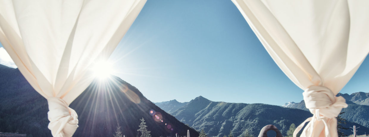 Sonnengruß und Mantra: Die erholsame Yoga-Auszeit im Gradonna ****s Mountain Resort