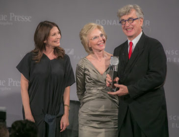 Wim Wenders erhält „Menschen in Europe Kunst-Award“