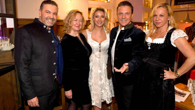 Christmas Charity Dinner mit Stefan Mross und Anna-Carina Woitschack im „Steirer am Markt“ in München