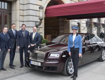 Rolls-Royce Motor Cars stattet Berliner Luxushotel ADLON mit einem GHOST aus