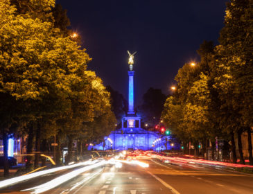 „München leuchtet für Europa“: Friedensengel erstrahlt zum Europatag in völlig neuem Glanz