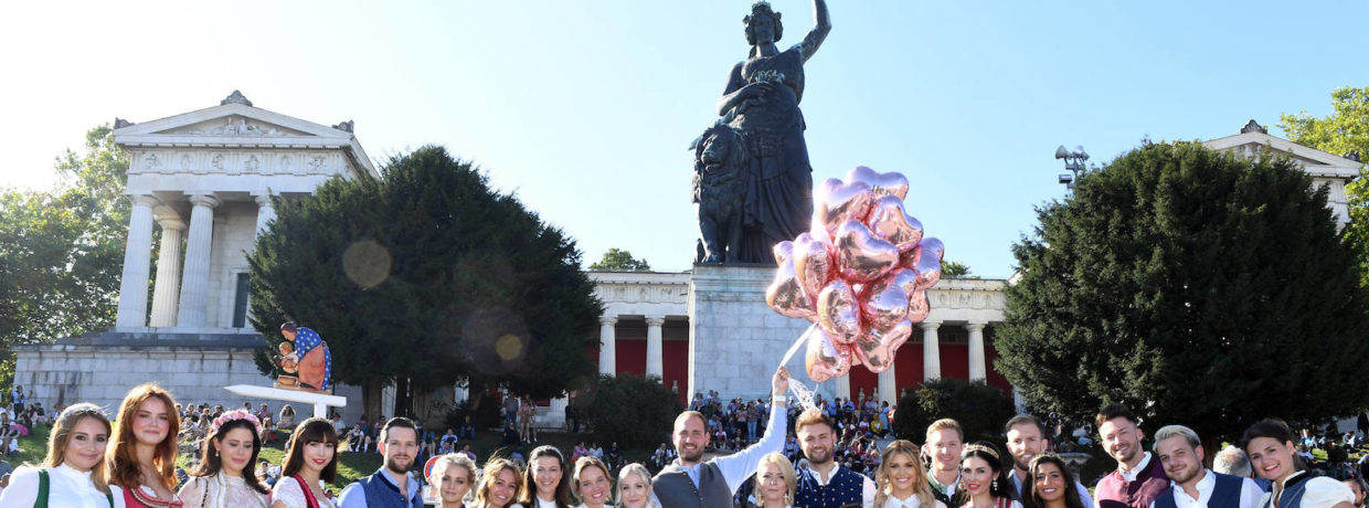 „Daller Tracht InStars Wiesn“ im Weinzelt auf dem Oktoberfest