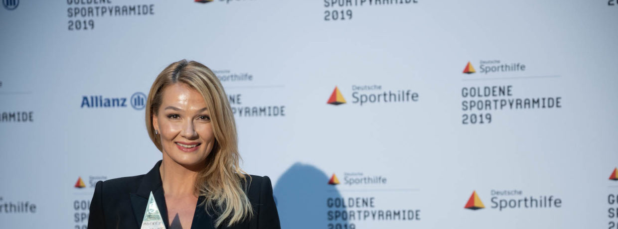Video: Ehrung für das Lebenswerk: Franziska van Almsick erhält „Goldene Sportpyramide“