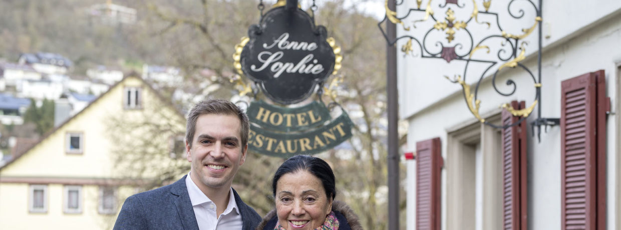 Ähnliche Interessen zweier Stifter – Philipp Lahm zu Gast bei Carmen Würth