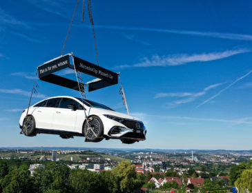 MercedesCup 2021: Ein EQS schwebt über Stuttgart