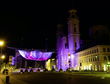 Mercedes-Benz verwandelt den Münchner Odeonsplatz in ein lebendiges Kunsterlebnis