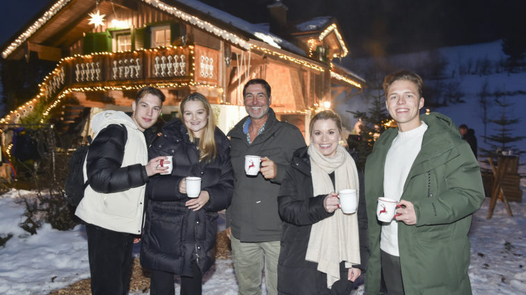 Charity Christbaumschlagen auf Thomas Witzany‘s Hummelwiese