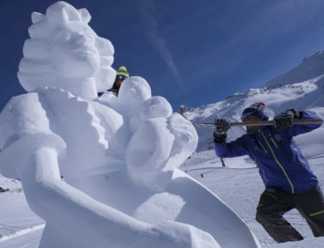 28. Schneeskulpturen-Wettbewerb Ischgl: Wintersport-Visionen aus Schnee