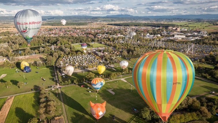 Mit einer Ballonfahrt Gutes tun: Europa-Park unterstützt Ukraine-Hilfe