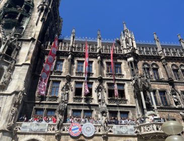 Meisterfeier des FC Bayern München auf dem Marienplatz mit Empfang im Rathaus