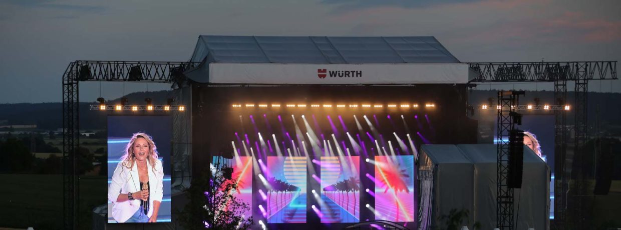 Schlagerstar Helene Fischer singt beim Mitarbeiterfest der Adolf Würth GmbH & Co. KG