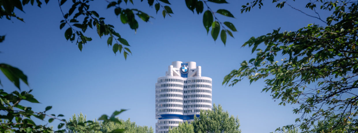 Eine internationale Ikone feiert 50. Geburtstag: Das BMW Hochhaus