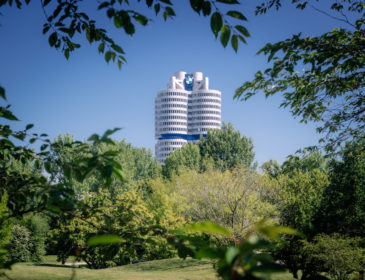 Eine internationale Ikone feiert 50. Geburtstag: Das BMW Hochhaus