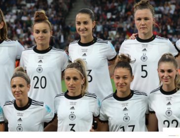 Deutschlands Fußballerinnen zu „Sportlerinnen des Monats“ gewählt