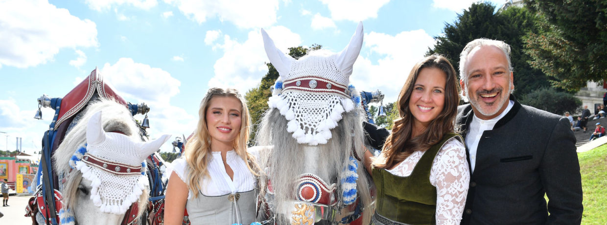 Ingolstadt Village & Wertheim Village Wiesn im Schützenfestzelt