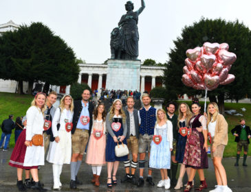 4. „Daller Tracht Wiesnanstich“ in Kufflers Weinzelt