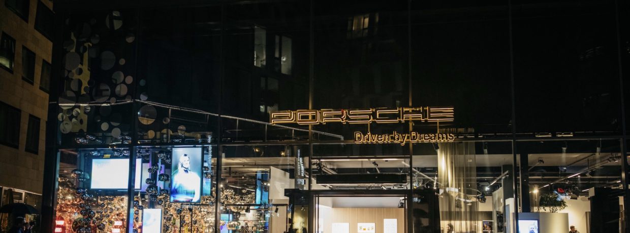 Porsche eröffnet Brand Store im Dorotheen Quartier in Stuttgart