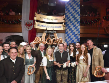 Love, peace und 30 Jahre Weißwurstparty im Stanglwirt in Kitzbühel