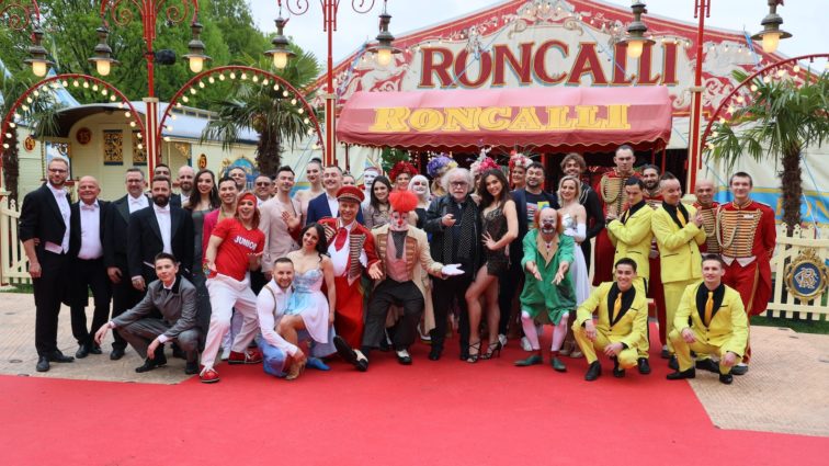 Circus Theater Roncalli begeistert mit Show ‚All for ART for all‘ in Hamburg