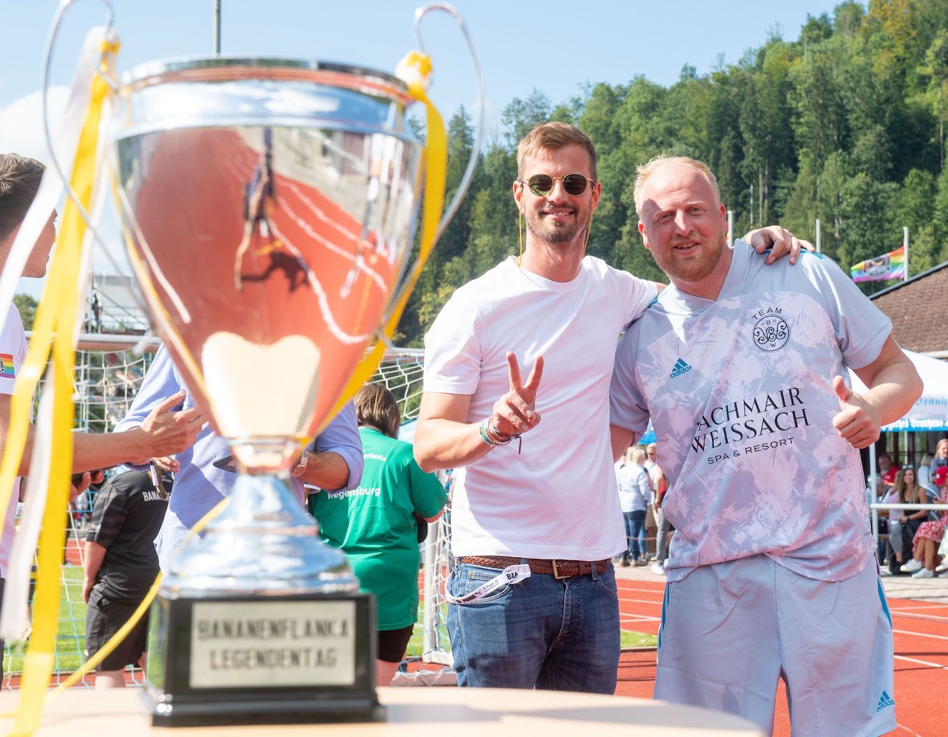 Benefiz-Fußballspiel mit den Bananenflanker-Legenden am Tegernsee