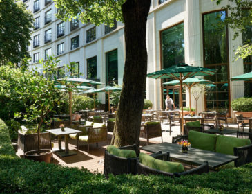 Hideaway im Grünen: die Terrasse vom The Charles Hotel in München