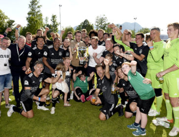 2. Benefiz-Fußballspiel mit den Bananenflanker-Legenden am Tegernsee