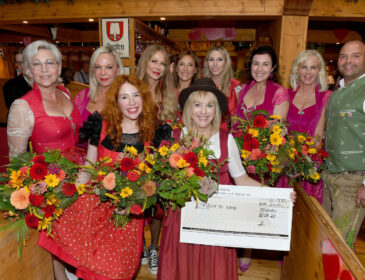 5. Ladies Red Wiesn auf dem Münchner Oktoberfest