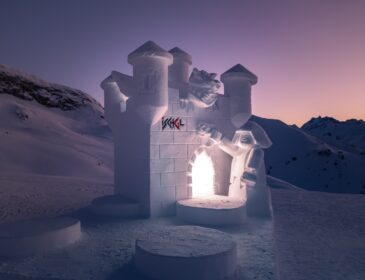 Die LEGO Burg wird Form in Weiss 2024 in Ischgl und Krypto-Kunst