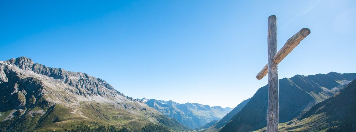 Naturpark-Frühling in der Dolomitenregion Kronplatz