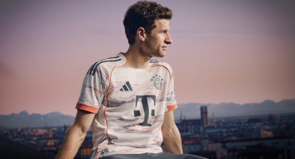 Away-Trikot als Hommage an 20 Jahre Allianz Arena und Emotionales Bundesliga-Finale für Thomas Müller