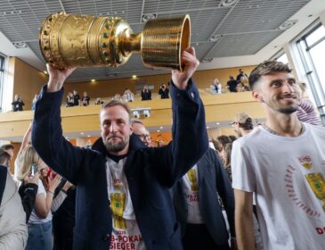 Oberbürgermeister Dr. Frank Nopper empfängt den VfB Stuttgart