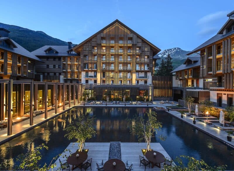 Internationale Supercar Ikonen in den Schweizer Alpen: SOC Classic 2025 im The Chedi Andermatt