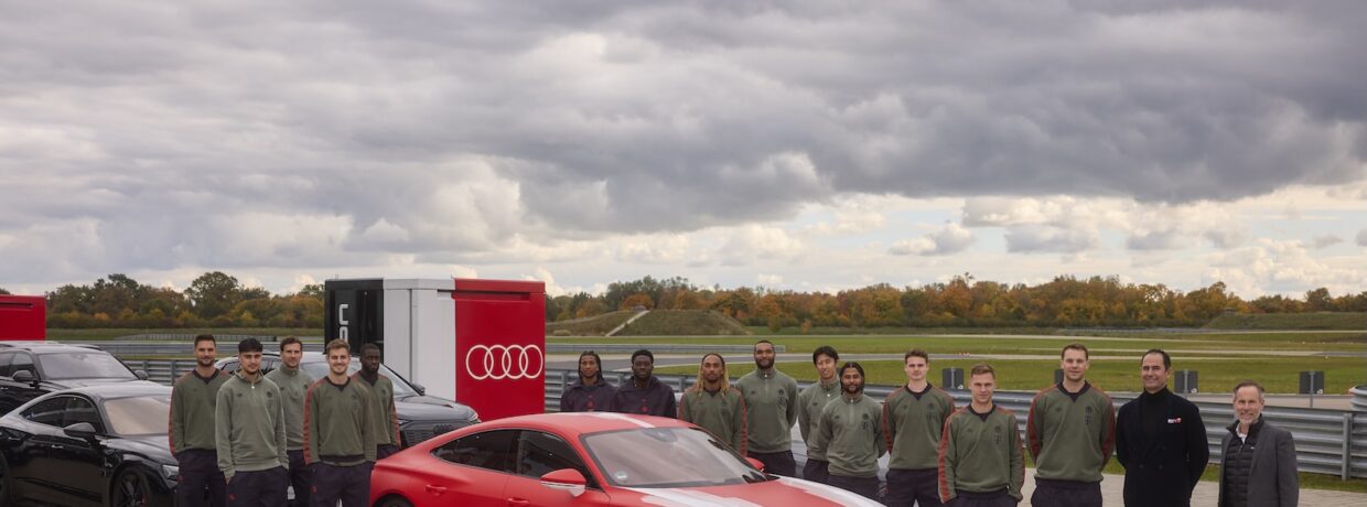 Audi übergibt neue Dienstwagen an FC Bayern München