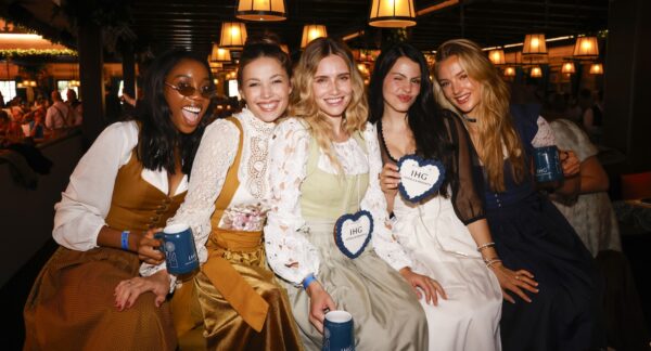 Oktoberfest-Event von IHG Hotels & Resorts im Marstall Festzelt