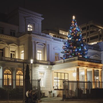 300 Lichter für Hamburg leuchten im  (künftigen) Living Hotel The Jefferson