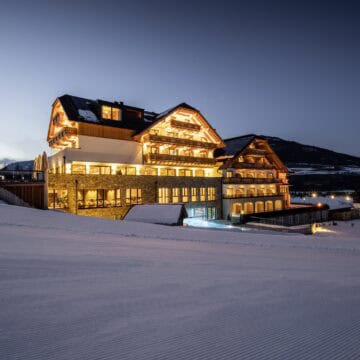 Die leise Kraft des Winters: Das Mountain & Wellnesshotel ALMGUT, ein Rückzugsort im Biosphärenpark