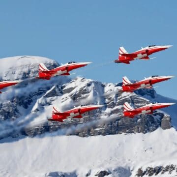 Die Patrouille Suisse verabschiedet sich endgültig vom Engadin während The I.C.E. St. Moritz