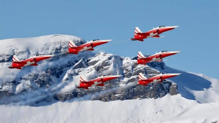 Die Patrouille Suisse verabschiedet sich endgültig vom Engadin während The I.C.E. St. Moritz