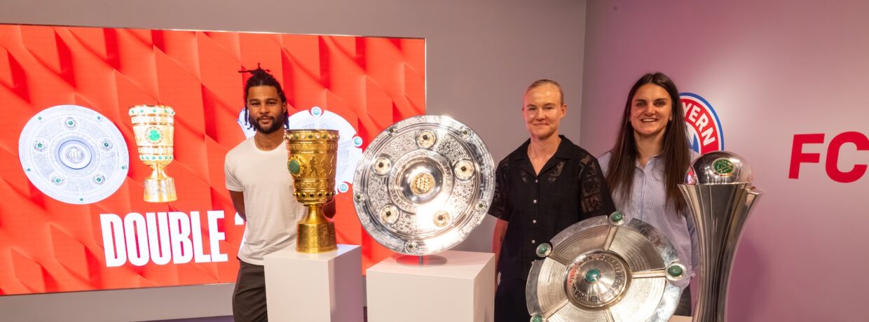 FC BAYERN MUSEUM: Zwei Mannschaften, vier Titel