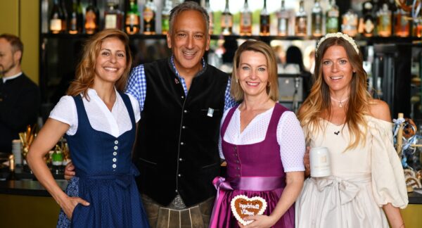 „Ingolstadt Village“ lud ein zum Trachten- und Schützenzug ins Hotel Koenigshof in München