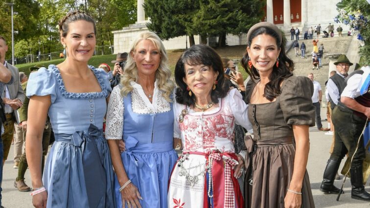 Oktoberfest mit Herz: 1.500 Damen spenden bei Regines Damenwiesn für Kinder in Not
